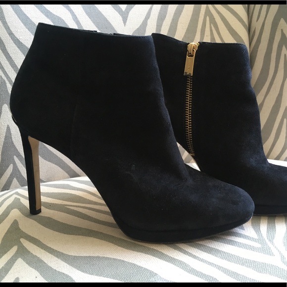 Suede black closed heel boots - Picture 1 of 8